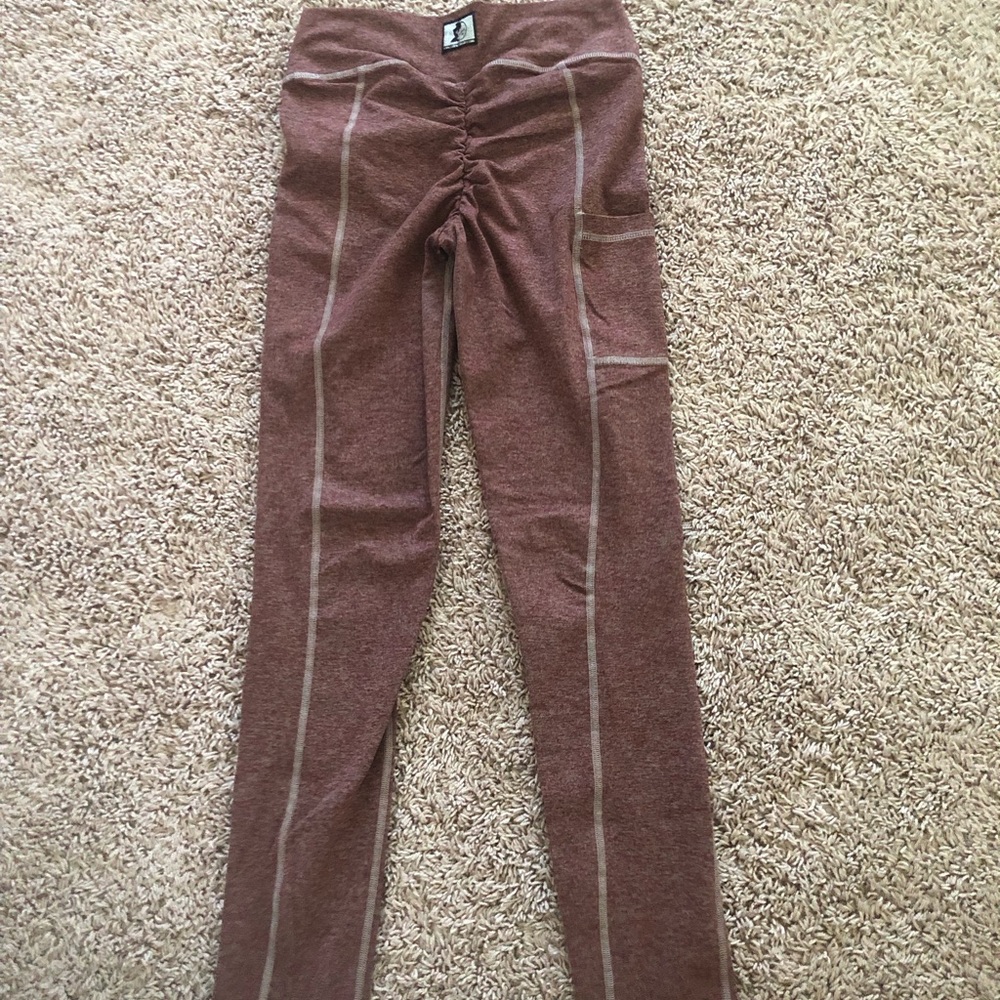 Celestial Bodiez scrunch butt leggings